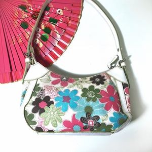 Sonoma flower purse, over the shoulder
